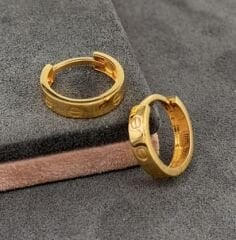 22 AYAR ALTIN 1.8 ÇAPLI VİDA DESENLİ HALKA KÜPE