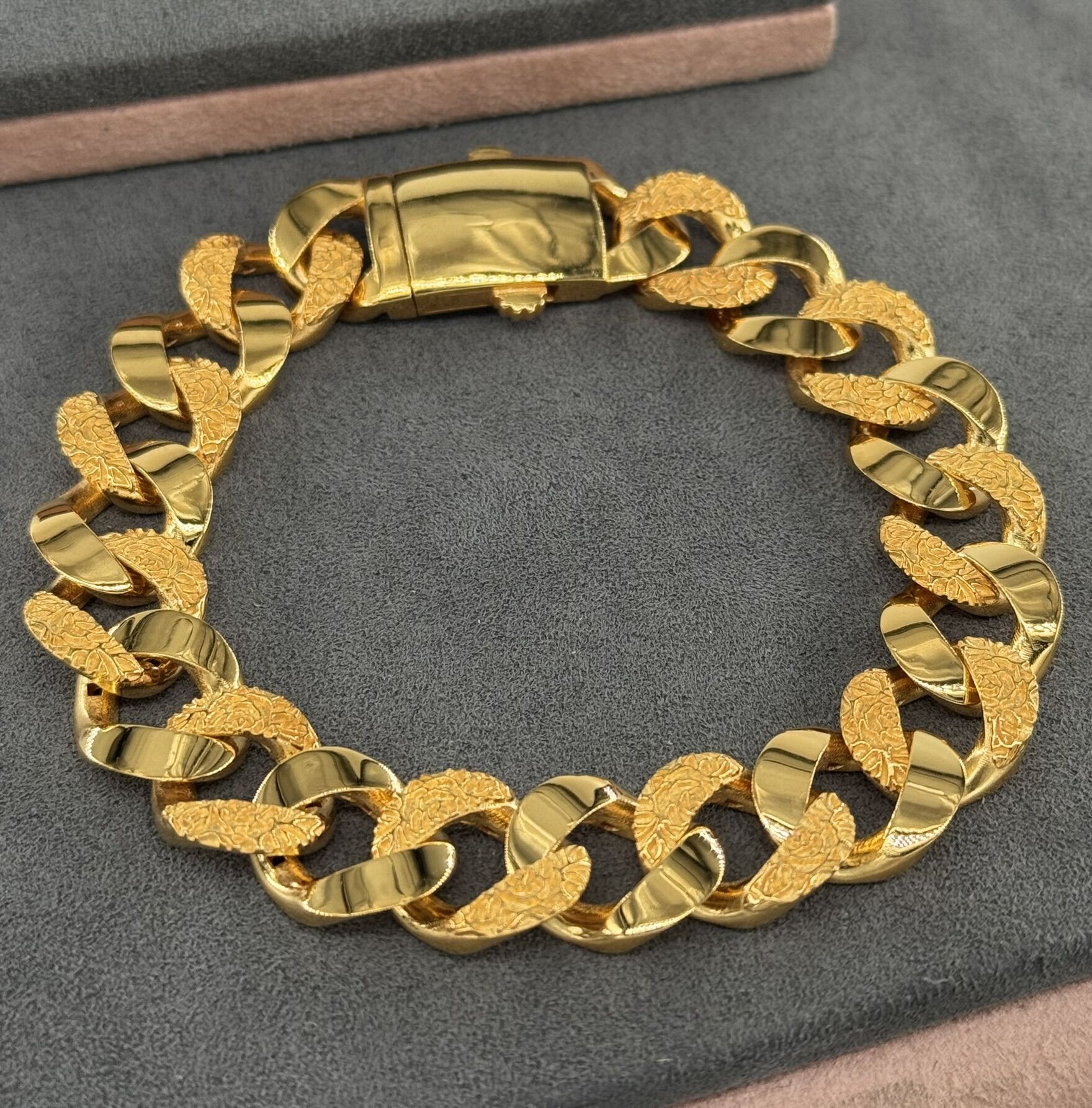 22 AYAR ALTIN GURMET BİLEKLİK