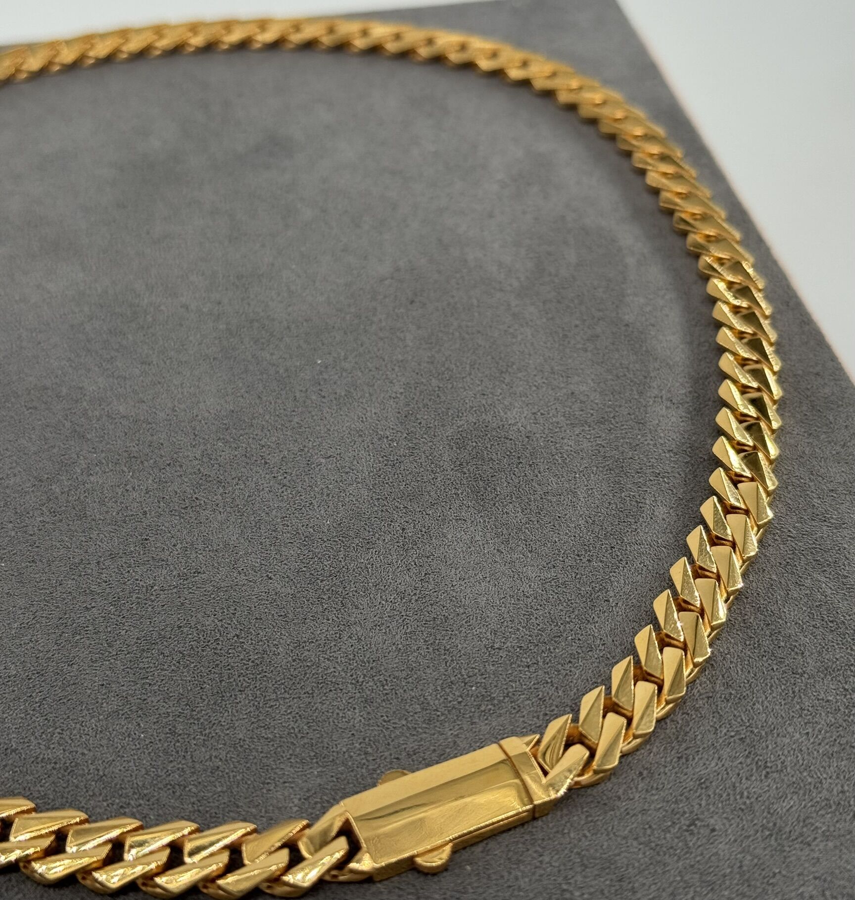 22 AYAR ALTIN GURMET KOLYE