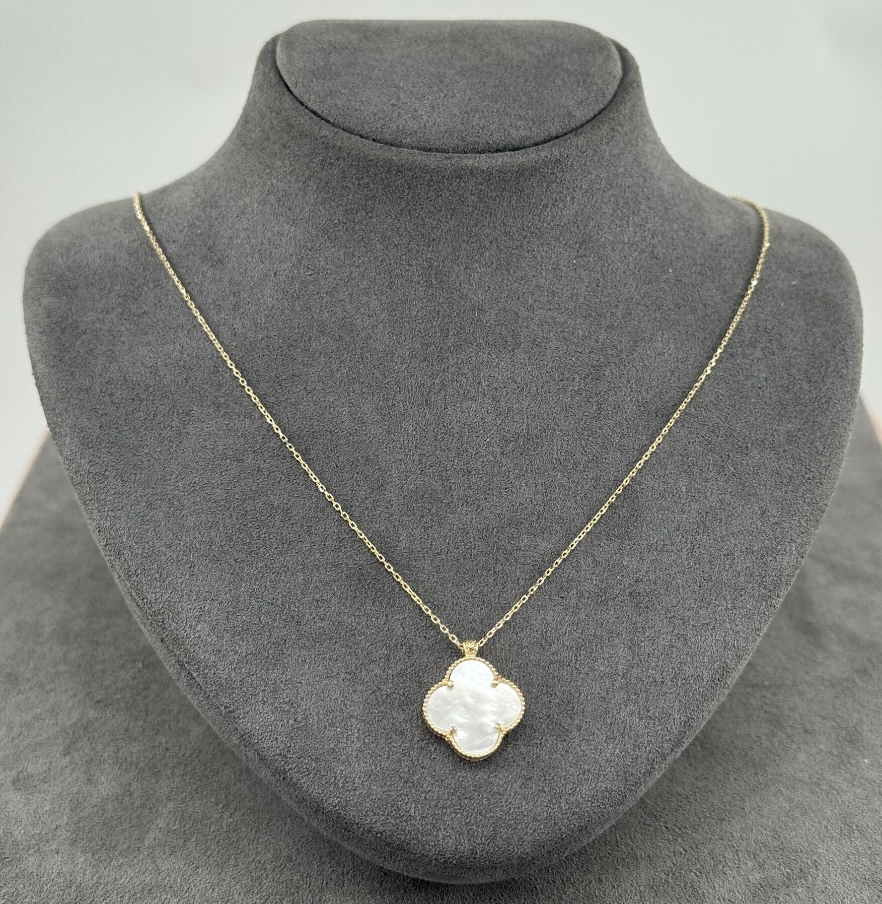 14 AYAR ALTIN SEDEF RENKLİ YONCA KOLYE