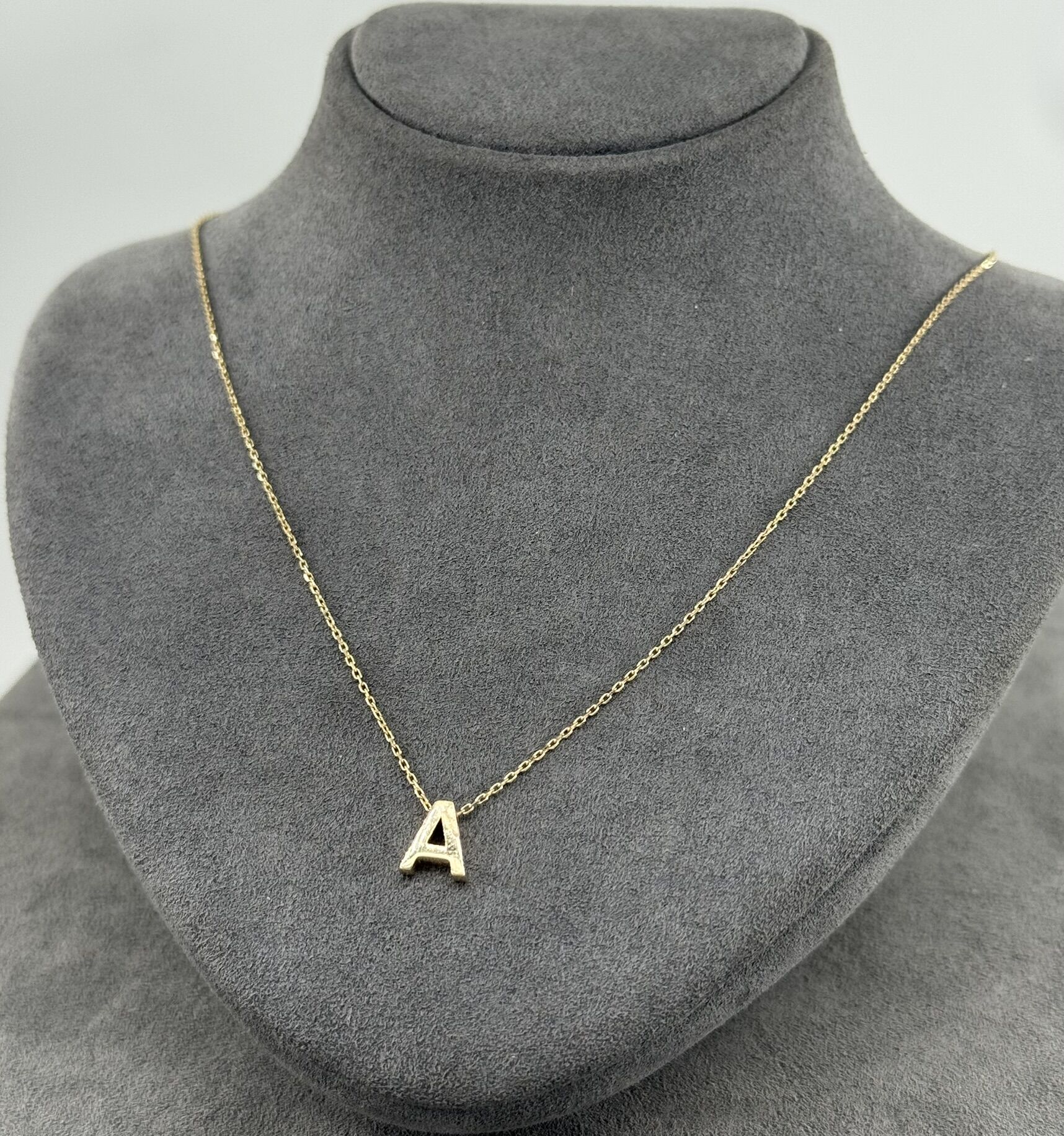 14 AYAR ALTIN A HARFLİ KOLYE