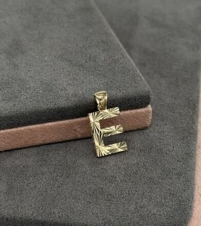 14 AYAR ALTIN E HARFİ KOLYE UCU