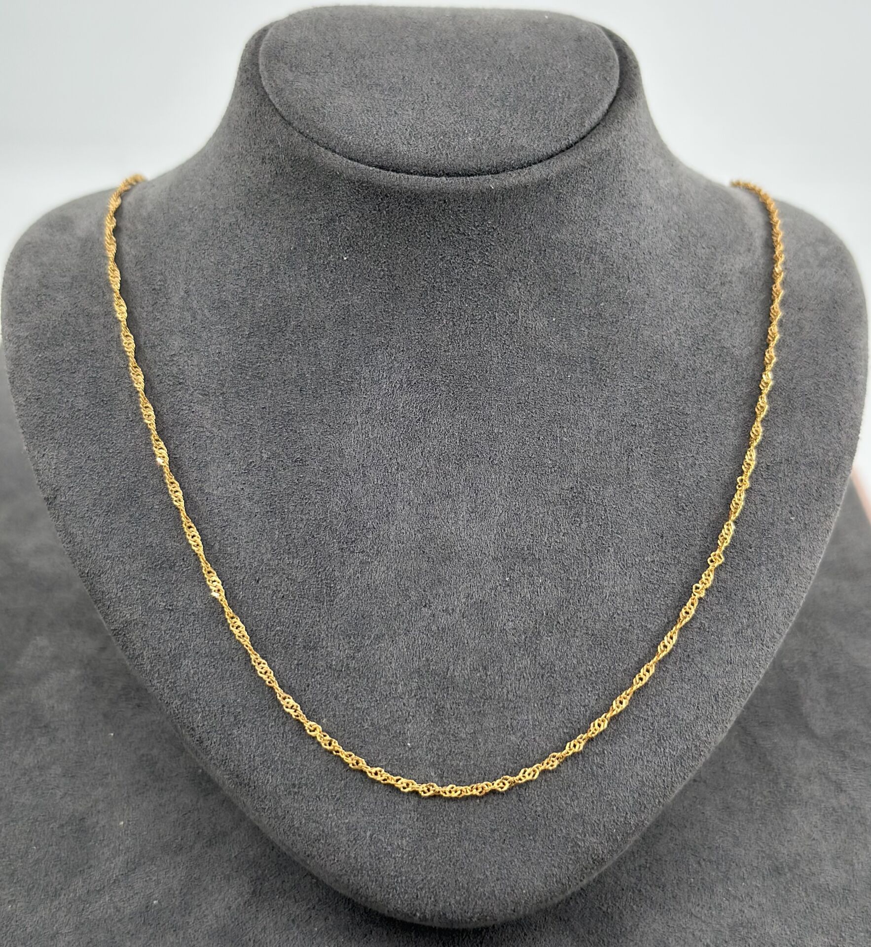 22 AYAR ALTIN SİNGAPUR ZİNCİR 55 CM UZUNLUK