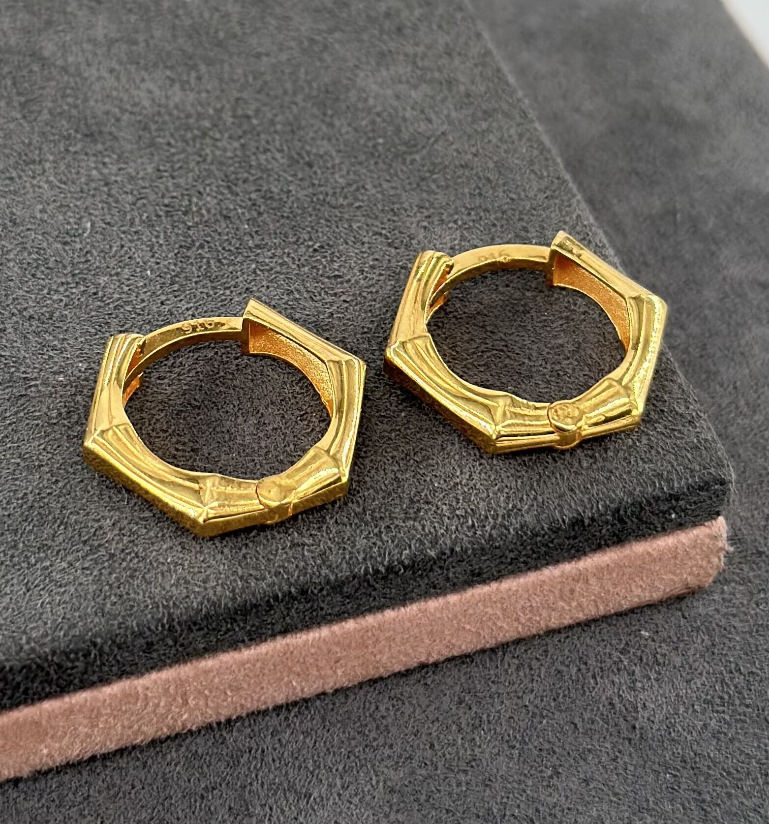 22 AYAR ALTIN 1.7 ÇAPLI HALKA KÜPE