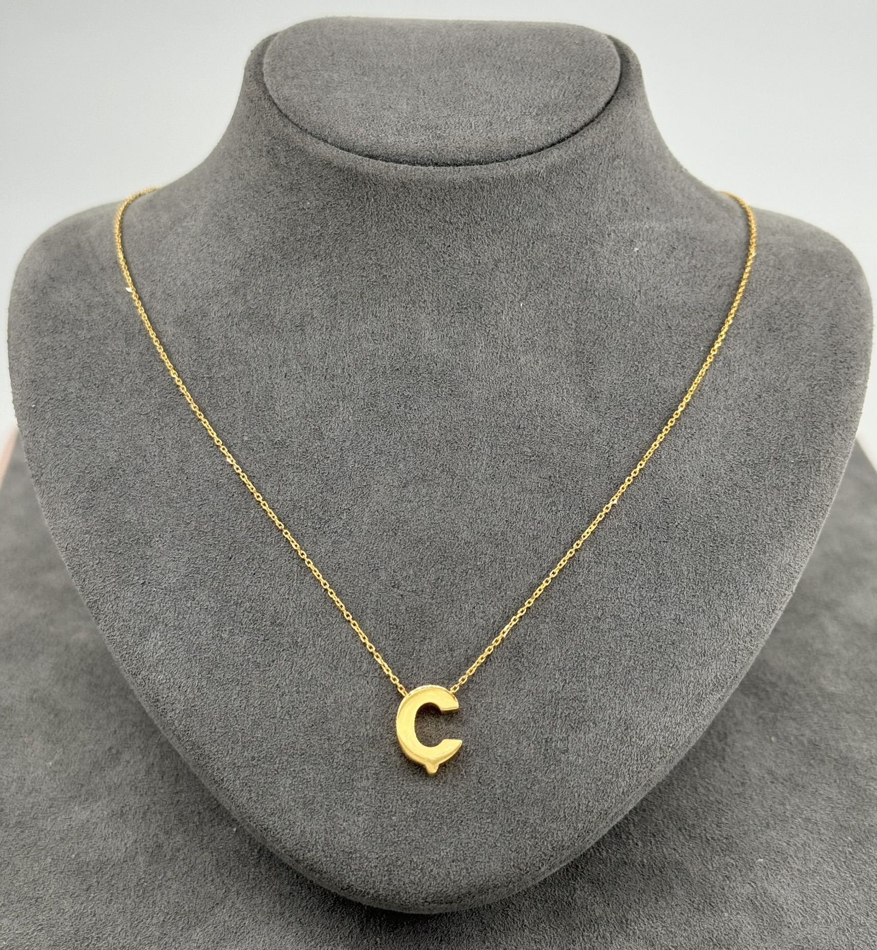 22 AYAR ALTIN Ç HARFLİ KOLYE