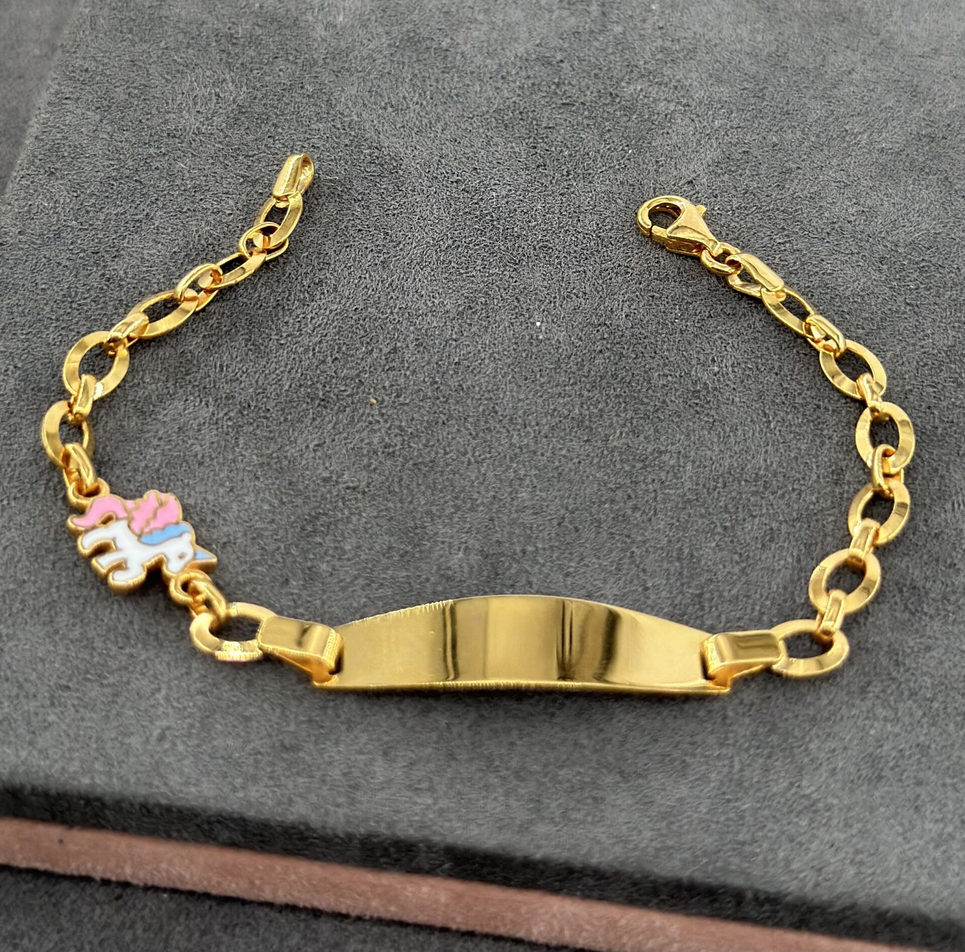 22 AYAR ALTIN UNICORN ÇOCUK BİLEKLİĞİ