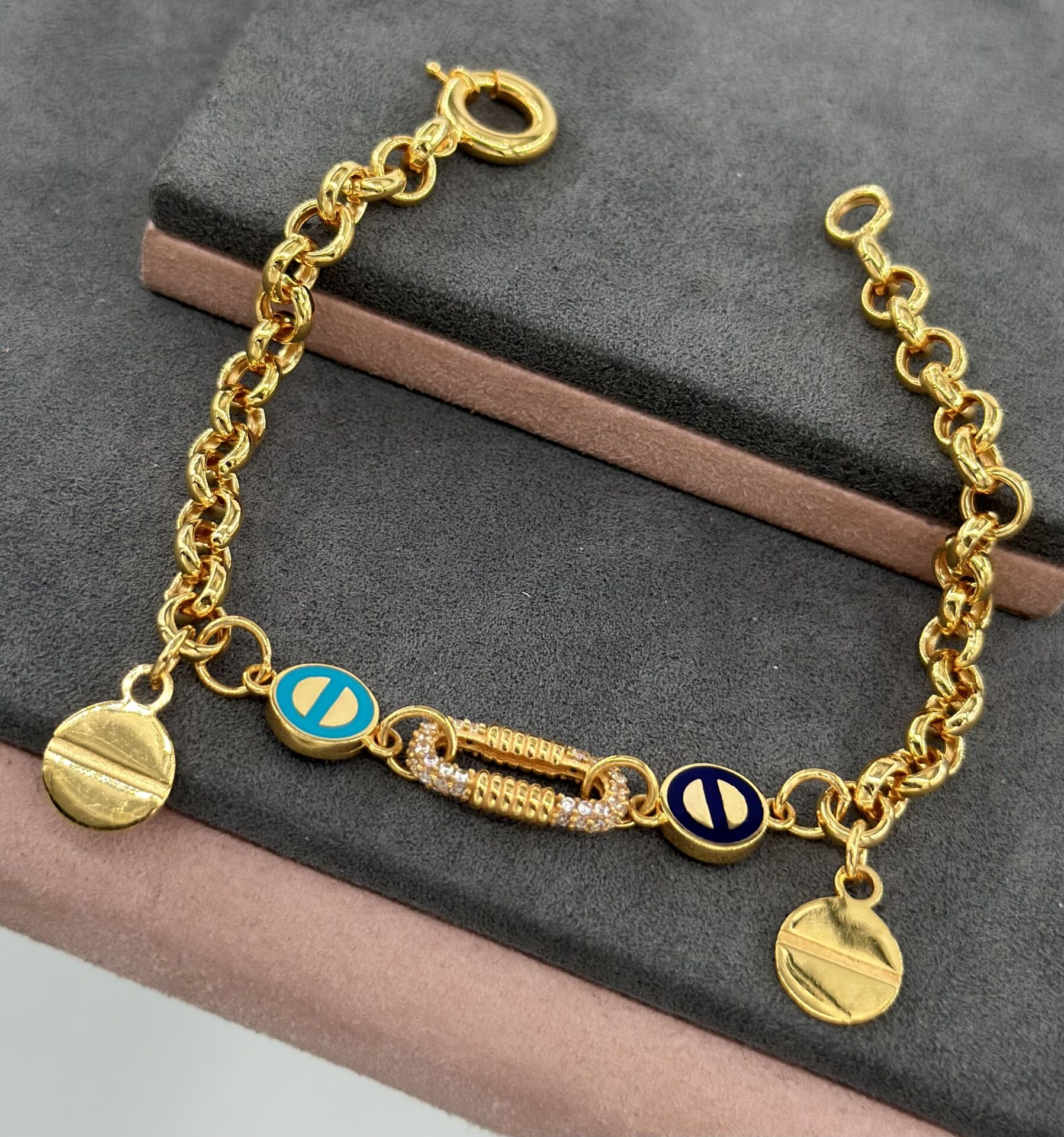 22 AYAR ALTIN MİNELİ ŞANS BİLEKLİĞİ