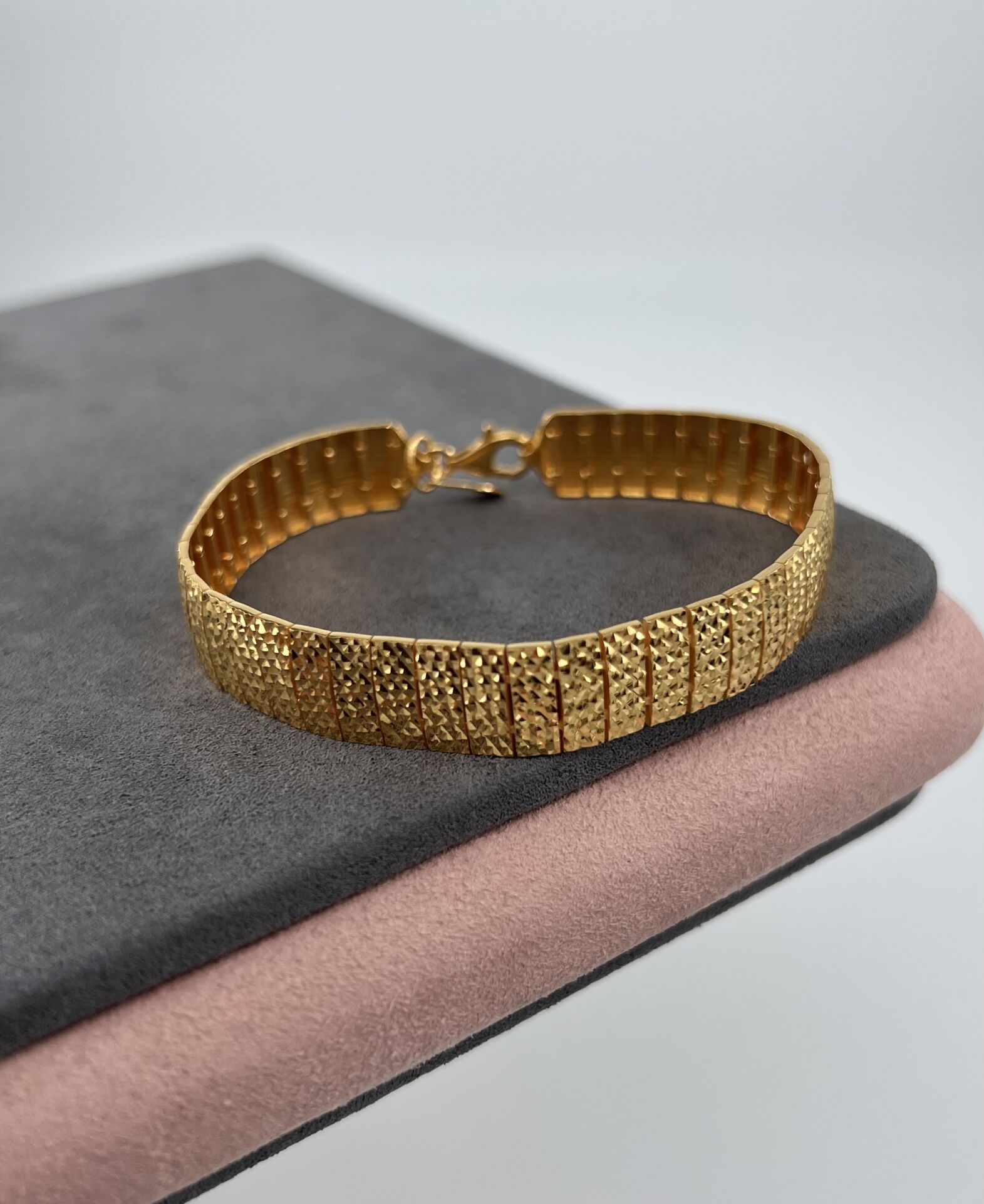 22 AYAR ALTIN KALEMLİ BİLEKLİK