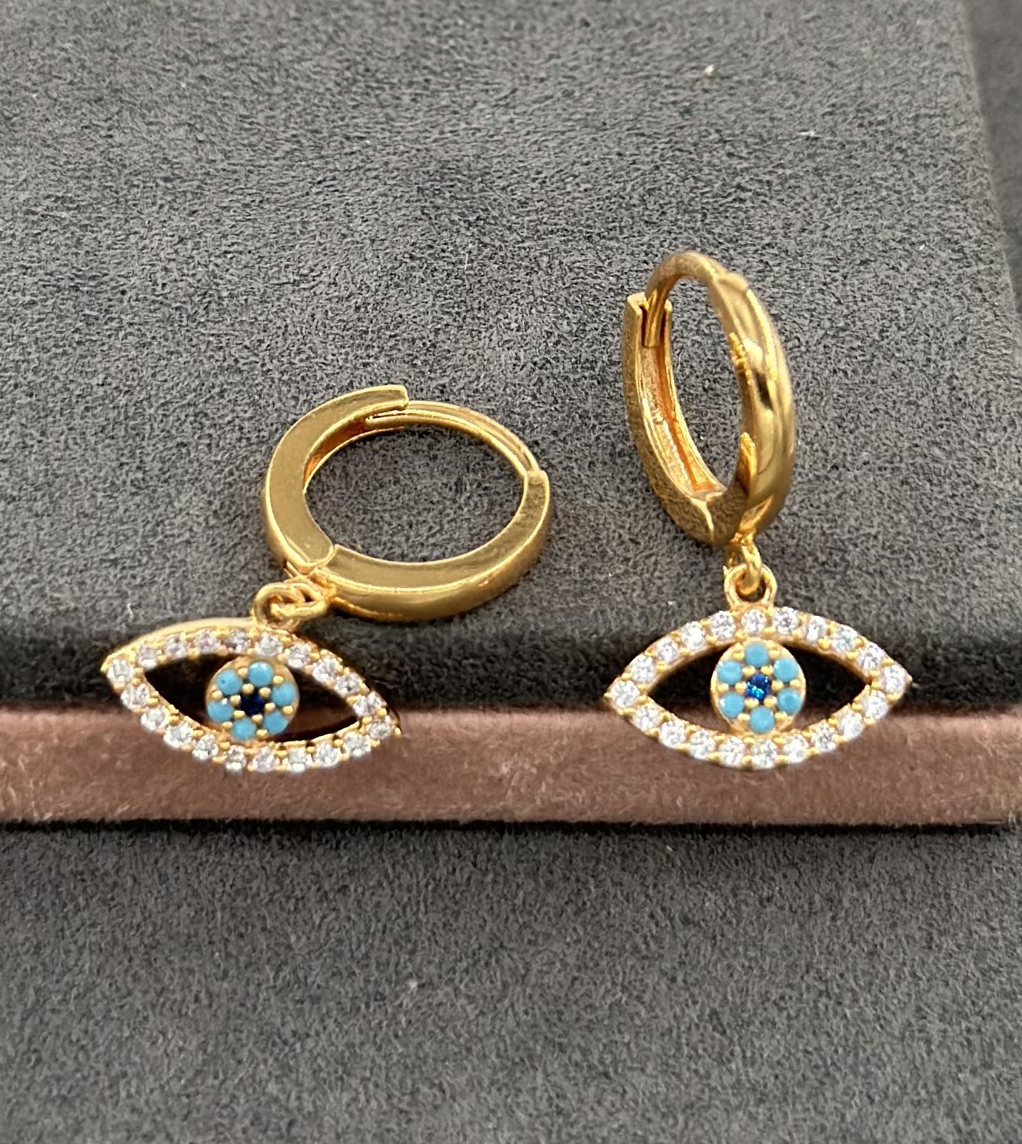 22 AYAR ALTIN SALLANTILI GÖZ HALKA  KÜPE