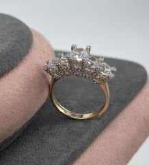 14 AYAR ALTIN KRALİÇE BEŞTAŞ YÜZÜK