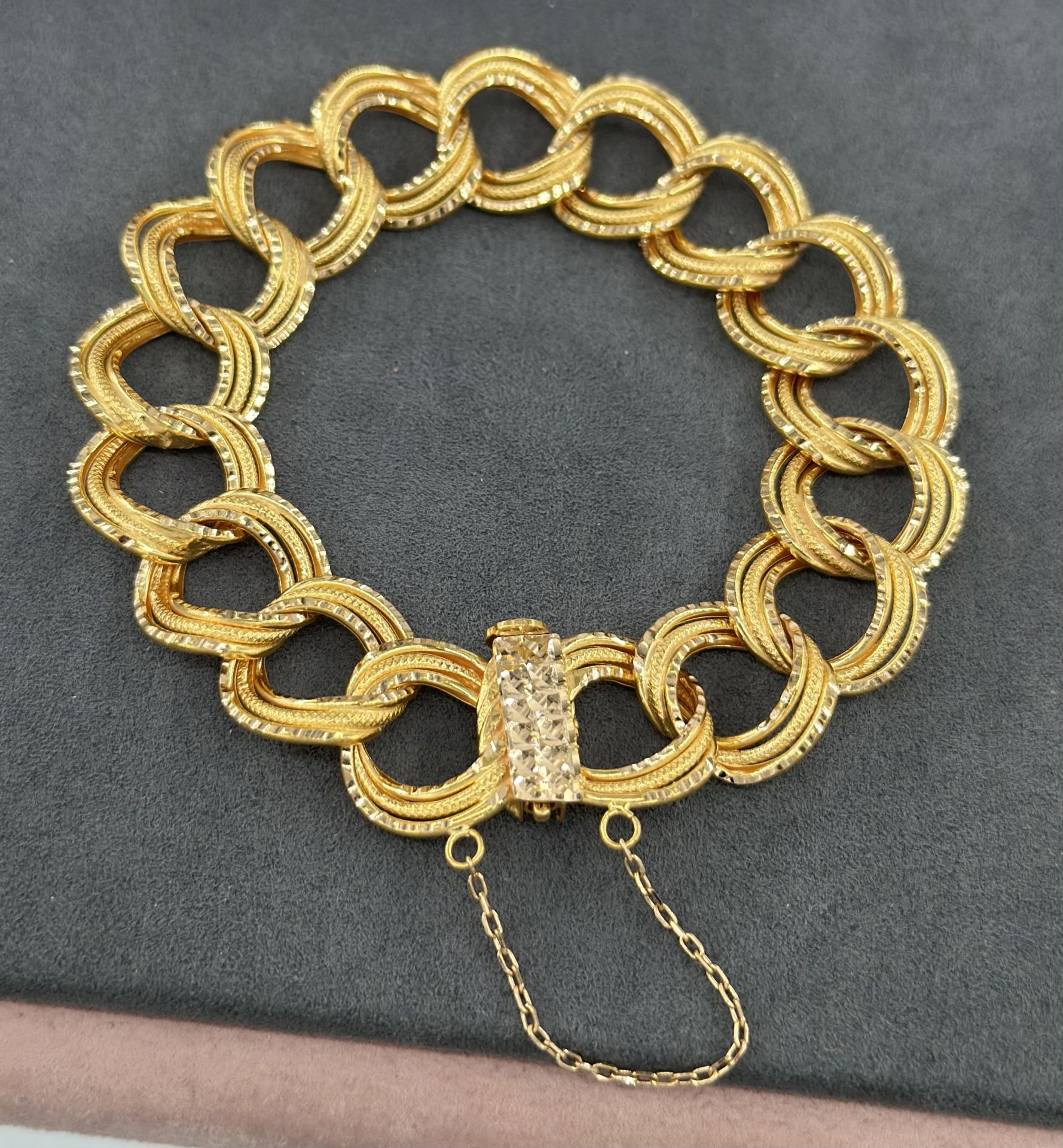 22 AYAR ALTIN SAMANYOLU BİLEKLİK