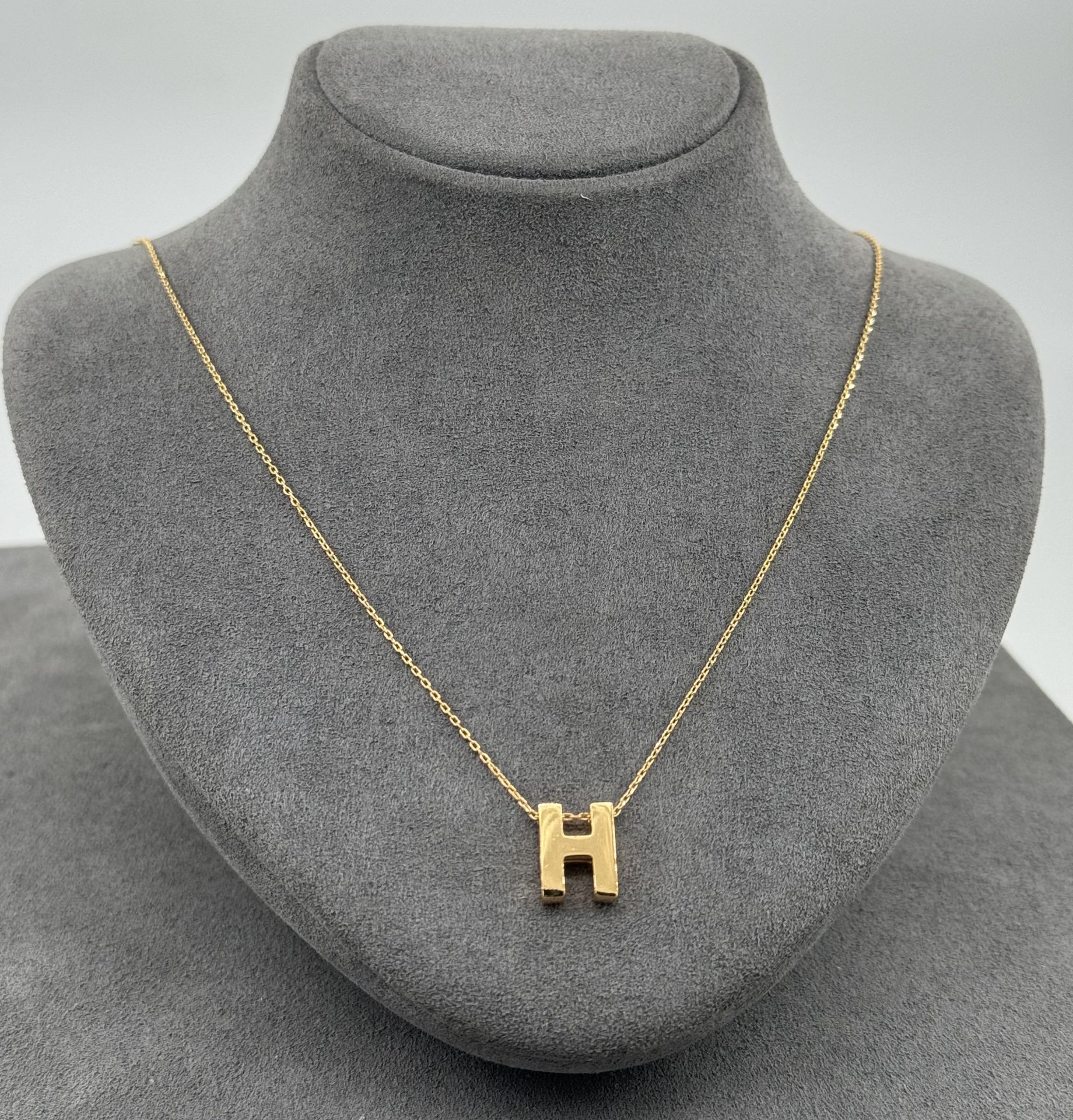 22 AYAR ALTIN H HARFLİ KOLYE