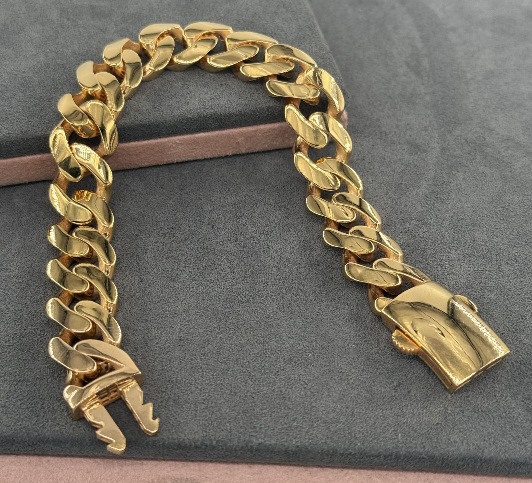 22 AYAR ALTIN GURMET BİLEKLİK