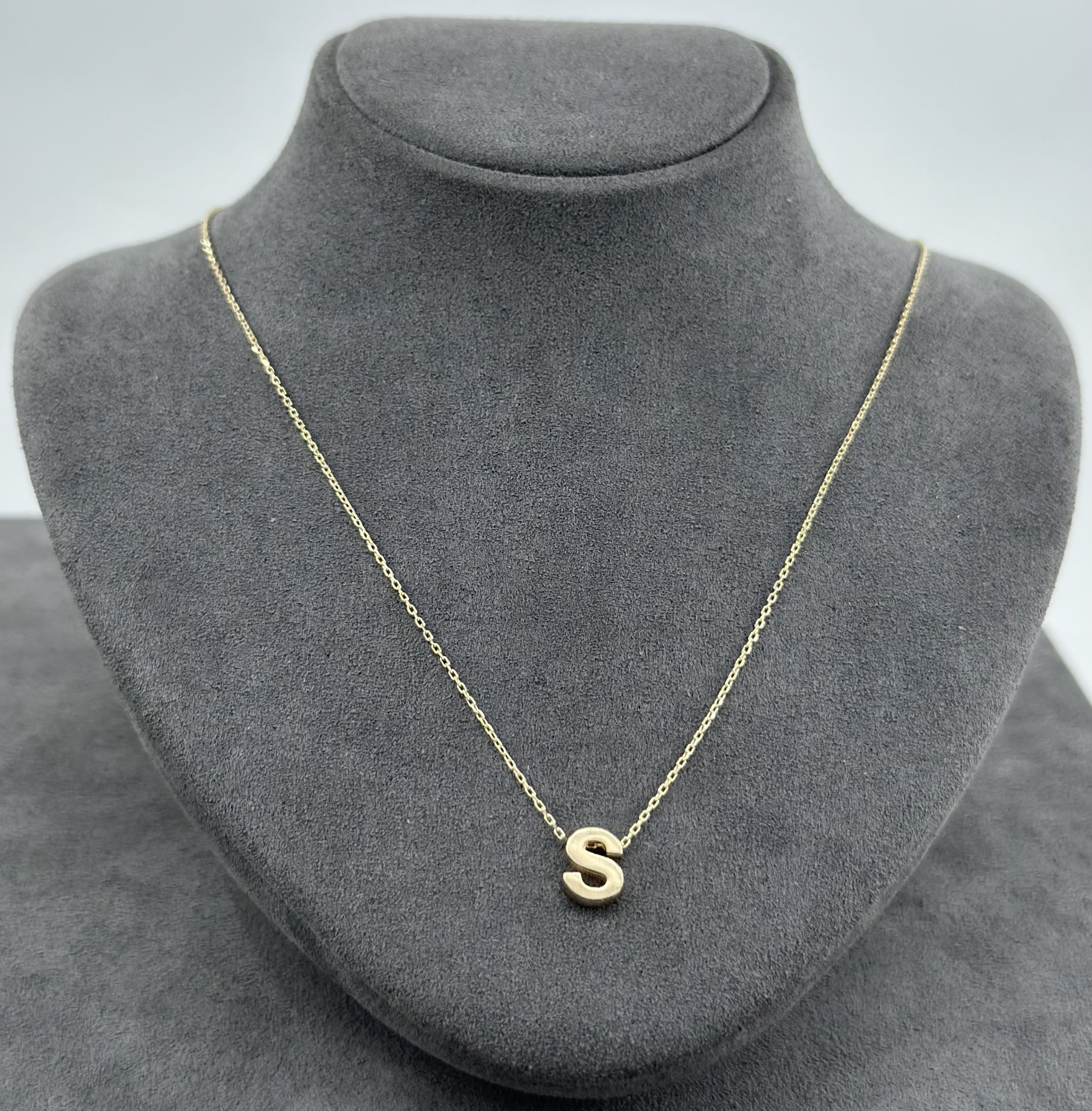 14 AYAR ALTIN S HARFLİ KOLYE