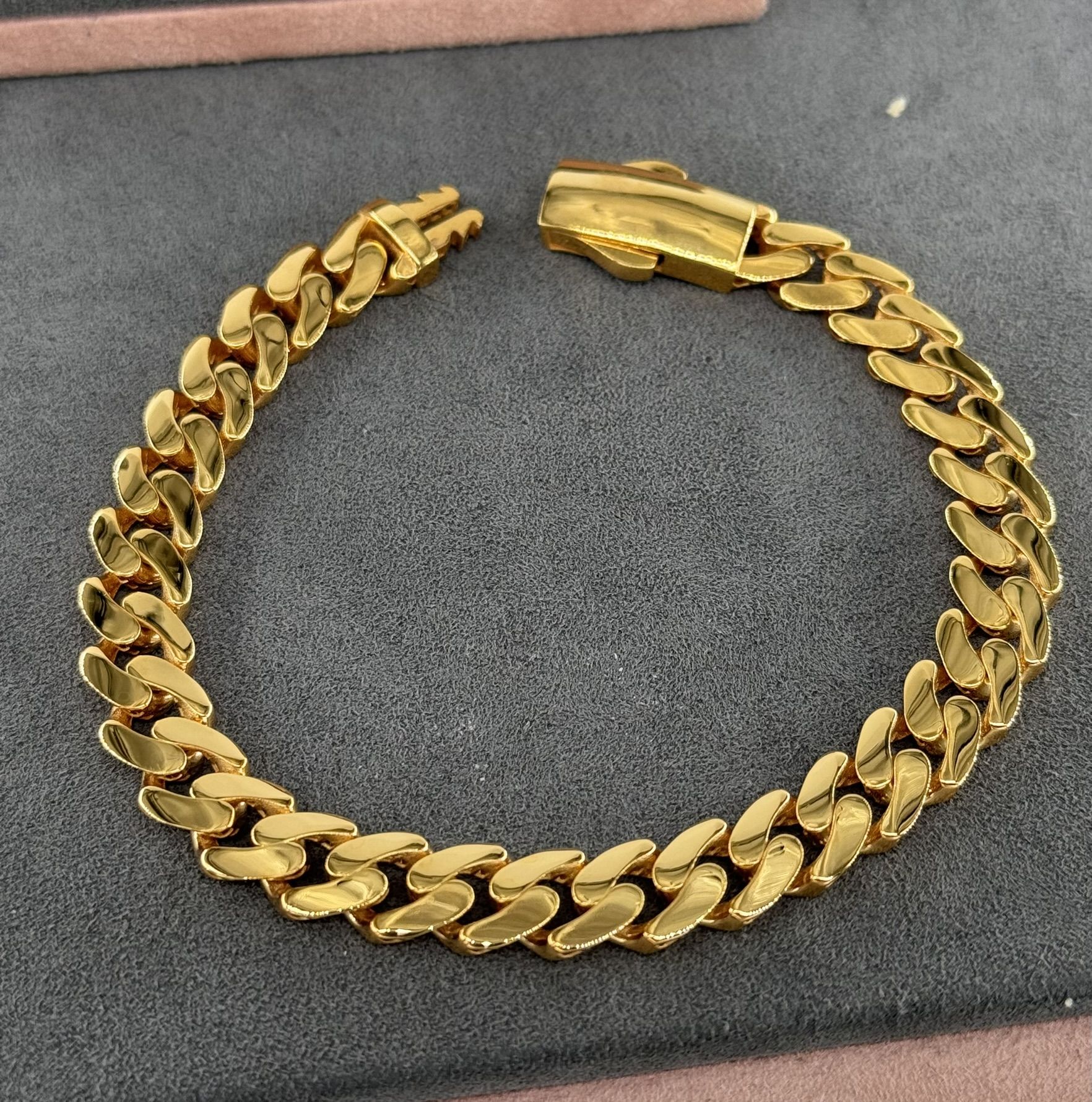 22 AYAR ALTIN GURMET BİLEKLİK