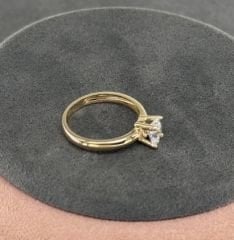 14 AYAR ALTIN OVAL TAŞLI TEKTAŞ YÜZÜK
