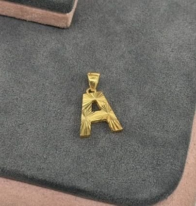 22 AYAR ALTIN A HARFİ KOLYE UCU