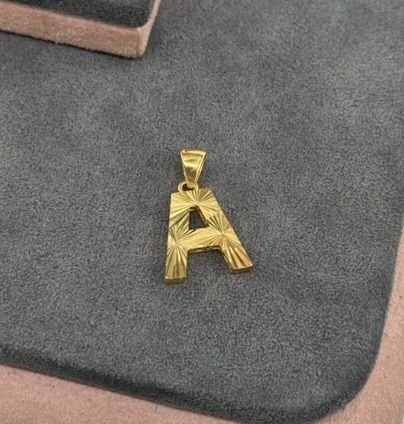 22 AYAR ALTIN A HARFİ KOLYE UCU