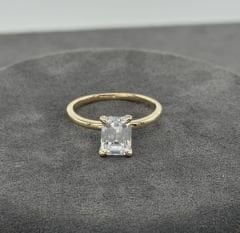 14 AYAR ALTIN TEKTAŞ YÜZÜK