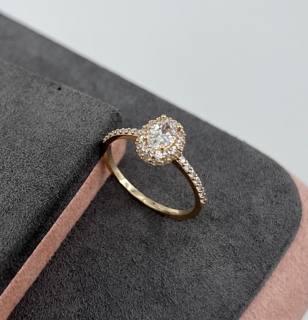 14 AYAR ALTIN OVAL TEKTAŞ YÜZÜK