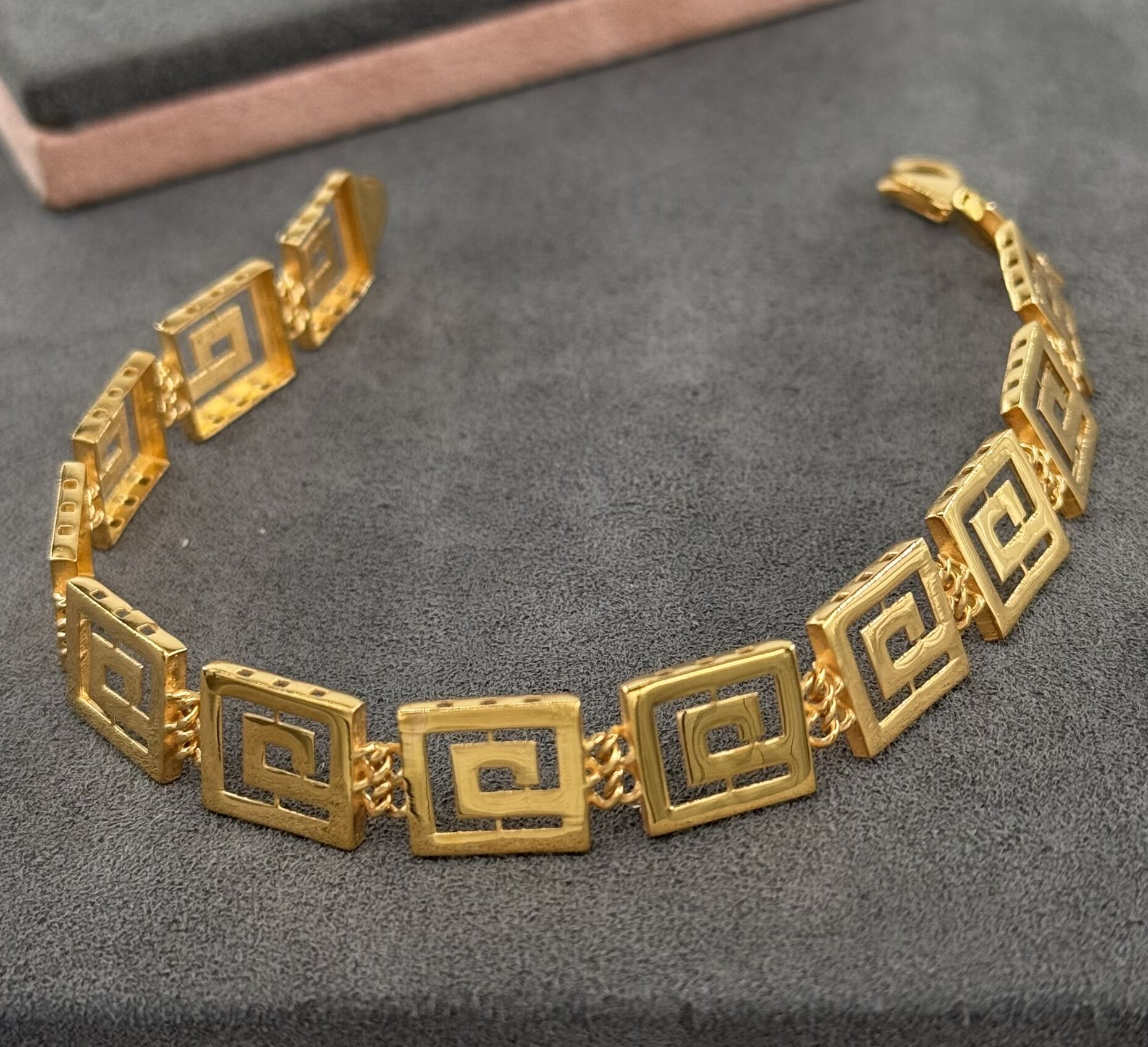 22 AYAR ALTIN GREEK KEY BİLEKLİK