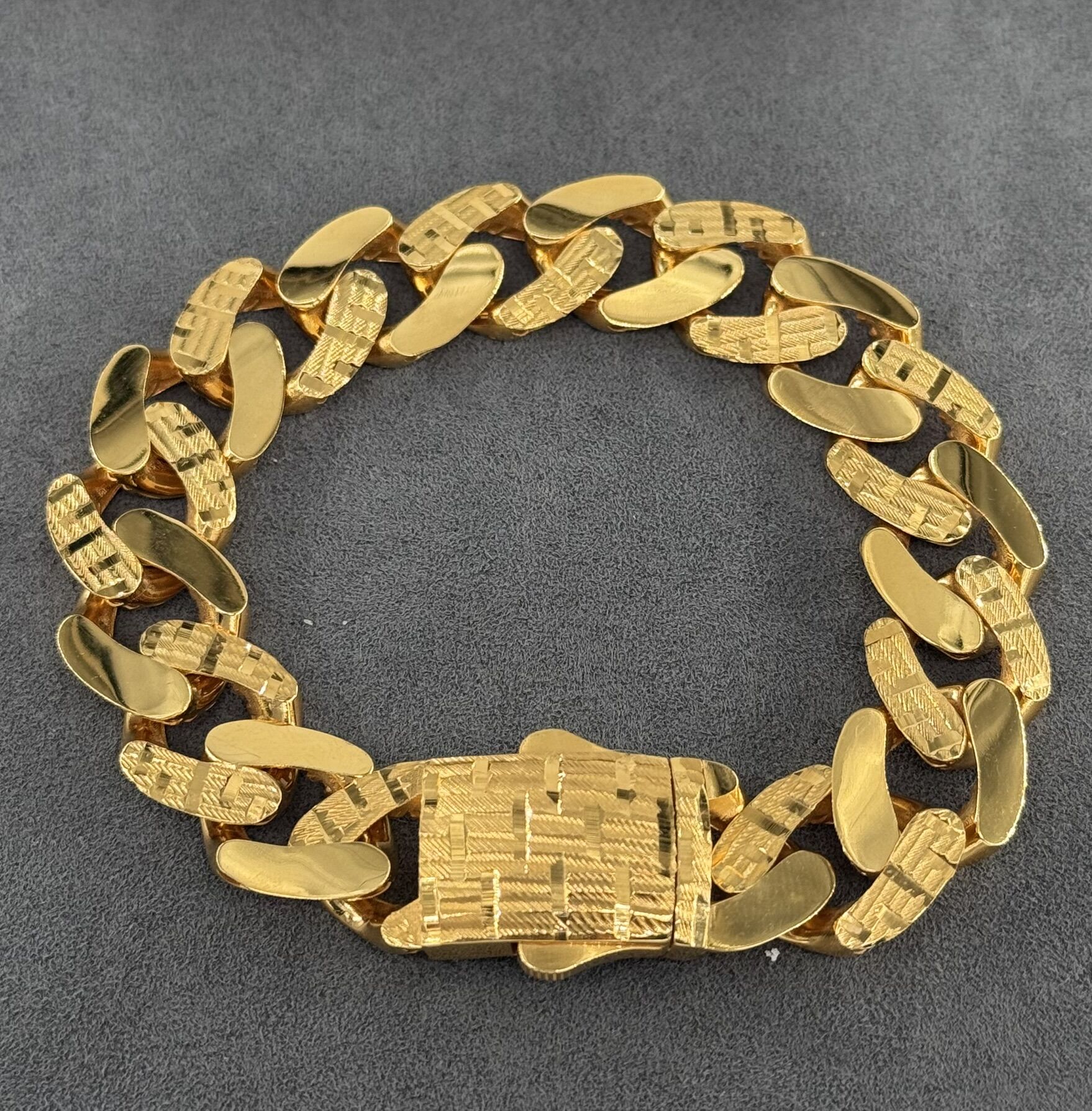 22 AYAR ALTIN GURMET BİLEKLİK