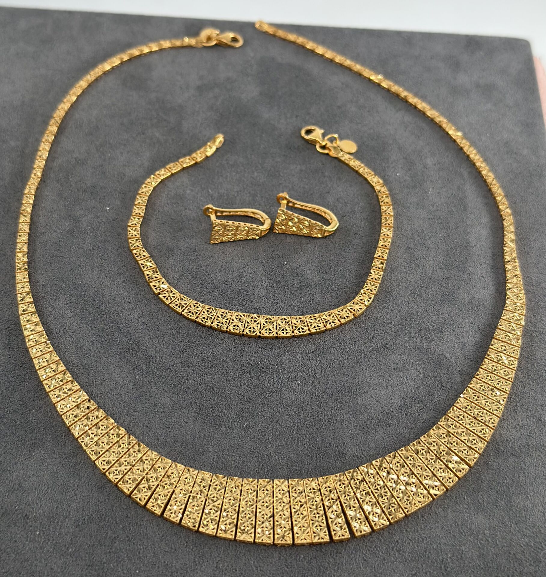 22 AYAR ALTIN KALEMLİ OVAL SET