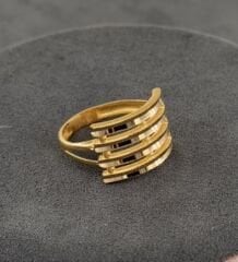 22 AYAR ALTIN DÖRT SIRA AJDA KABURGA YÜZÜK