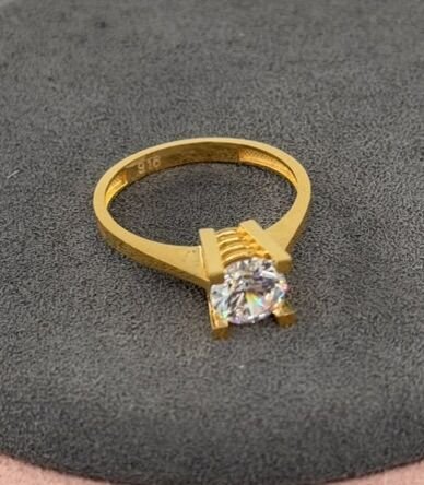 22 AYAR ALTIN TEKTAŞ YÜZÜK